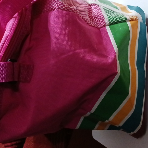 Aerosoles insulated cooler Pink, Green Yellow  Blue strips. Large compartment - Picture 4 of 8